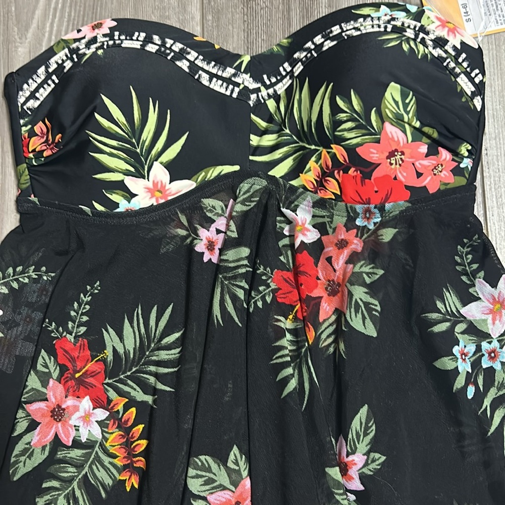 NWT hawaiian print tankini bathing suit top  women’s small - Picture 2 of 6